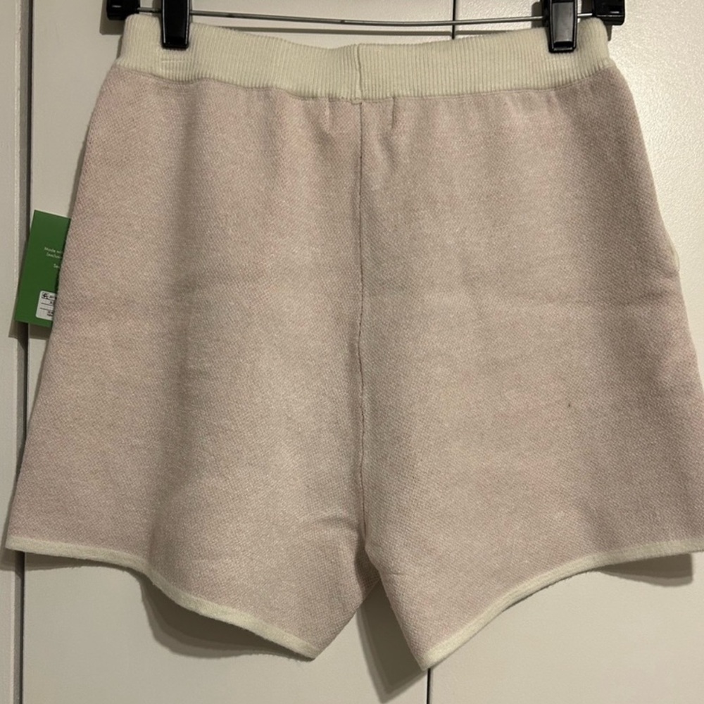 NWT: Kate Spade New York x Target Embroidered Strawberry Sweater Shorts
Medium - Picture 3 of 3